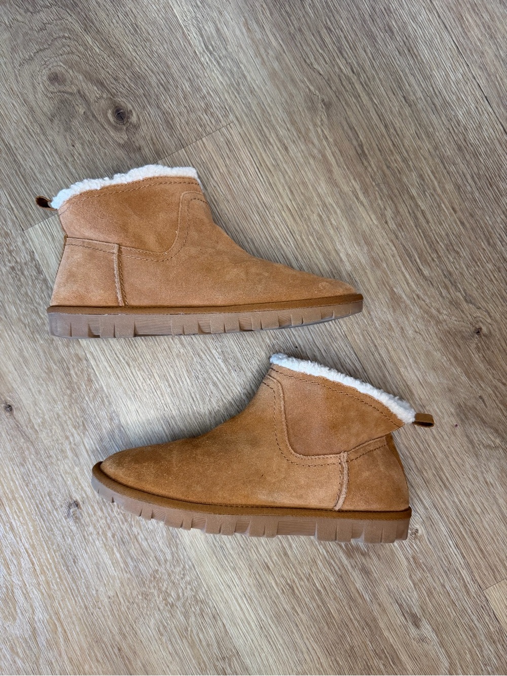 Lucky Brand Suede Sherpa lined ankle boots woman’s size 8 tan light brown